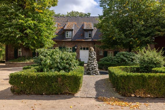 Luxuriöses 12 ha Landgut mit Reitplatz zu verkaufen